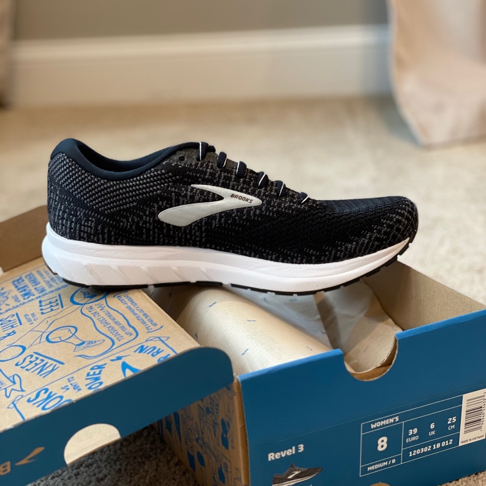 Brooks Revel 3 Sneakers